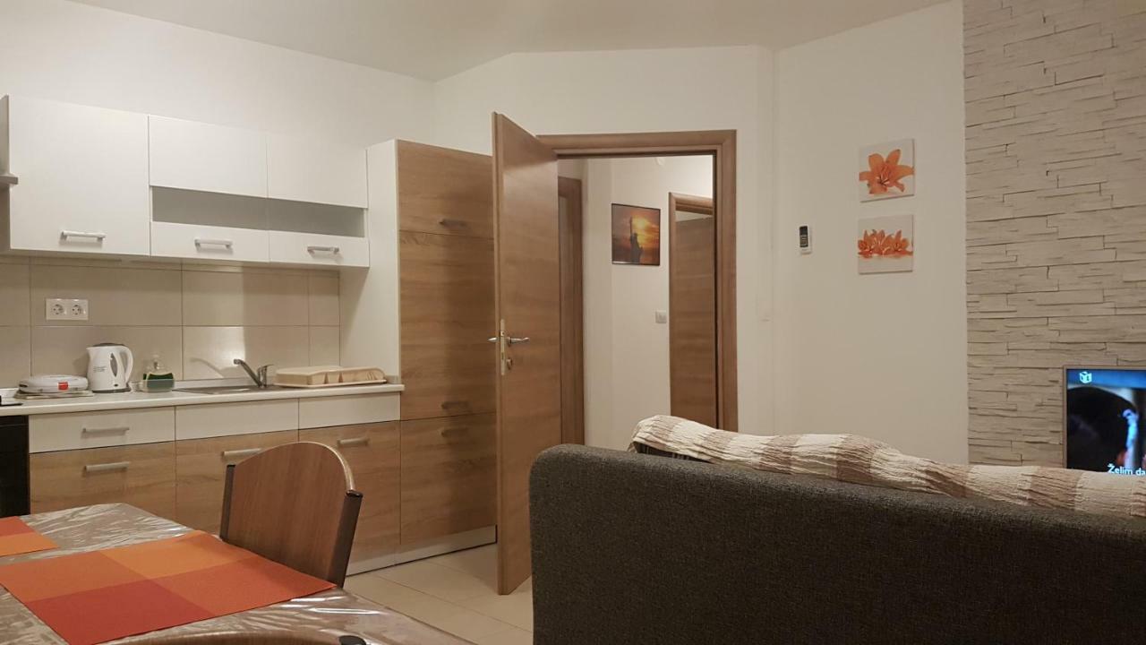 Apartment Orange Brist Pula Exterior foto